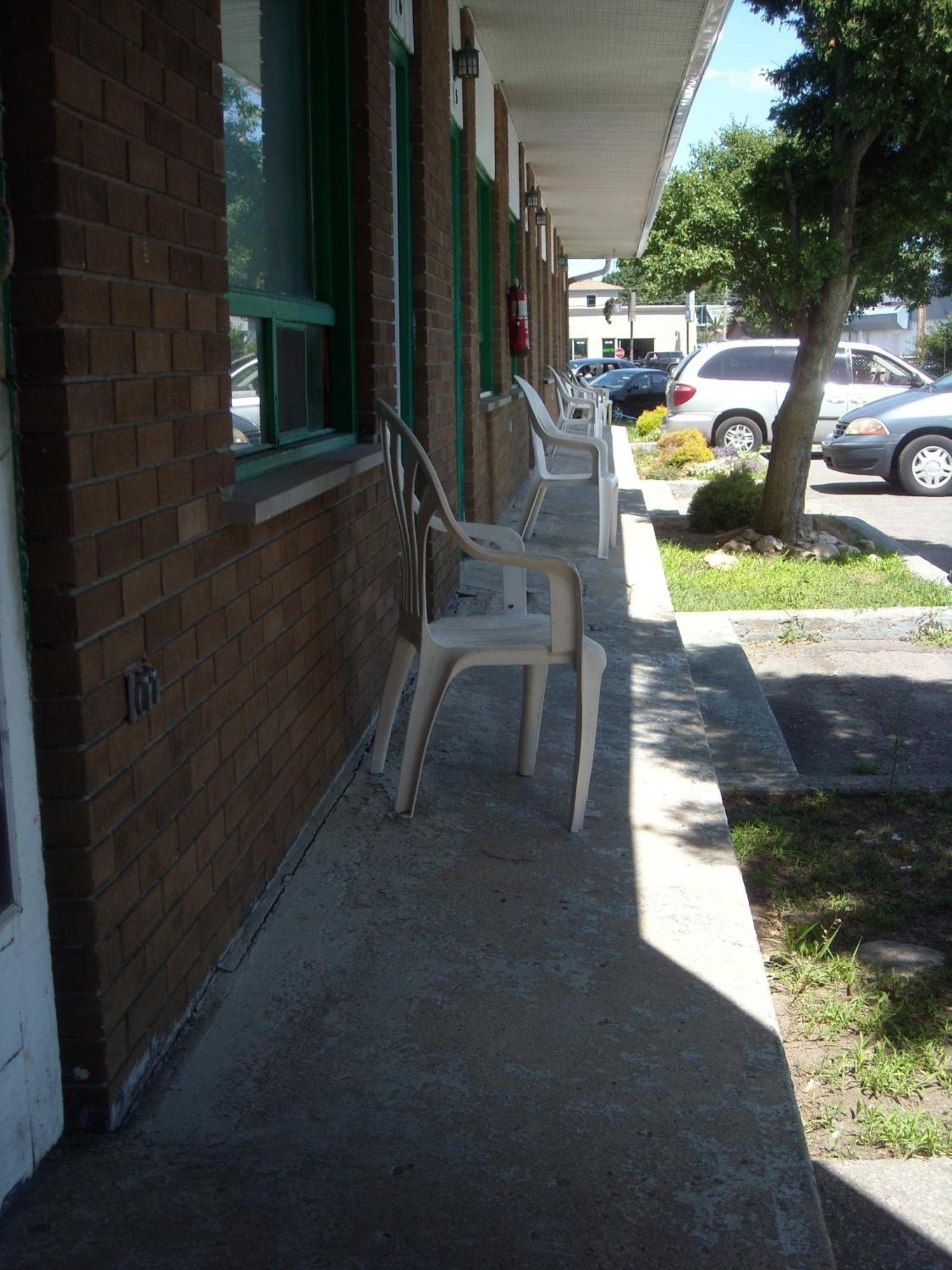 Motel Montreal Notre-Dame-de-l'Ile-Perrot ภายนอก รูปภาพ