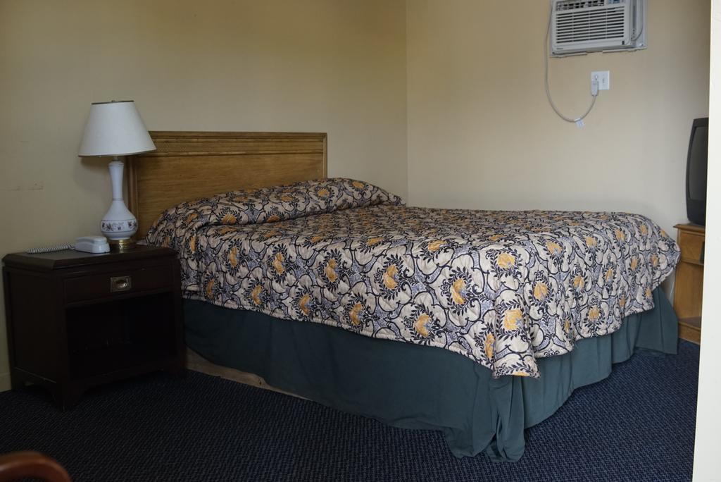 Motel Montreal Notre-Dame-de-l'Ile-Perrot ภายนอก รูปภาพ