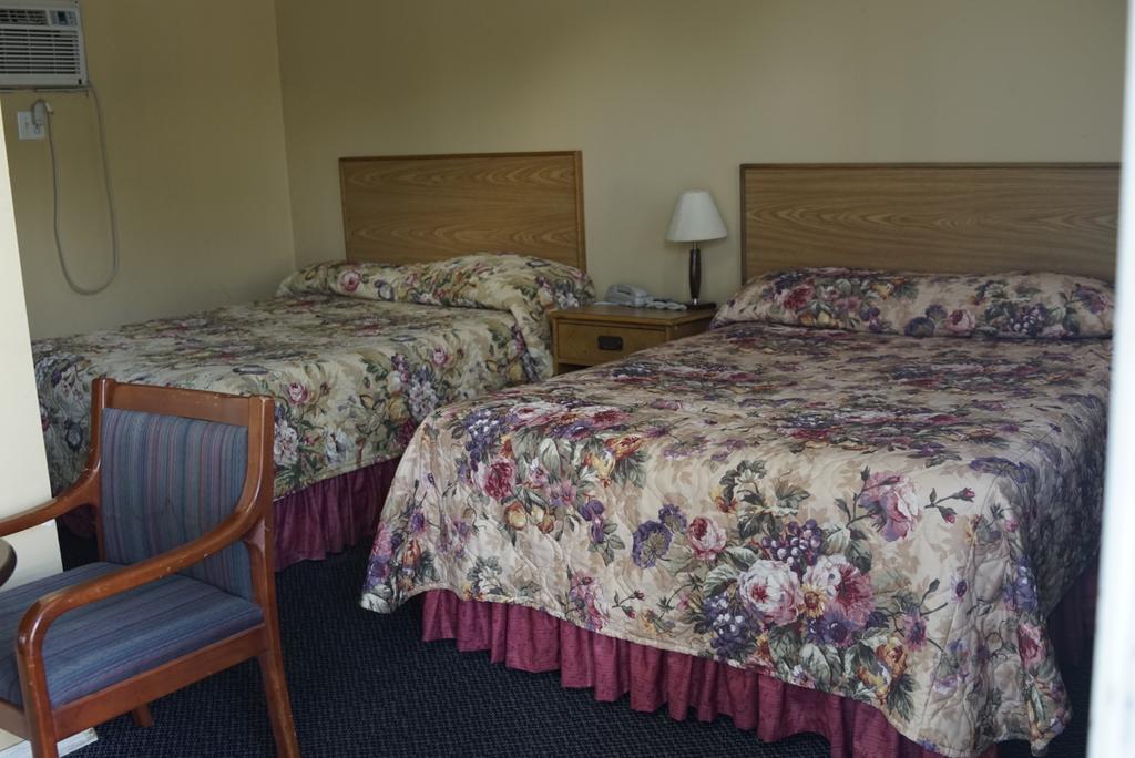 Motel Montreal Notre-Dame-de-l'Ile-Perrot ภายนอก รูปภาพ