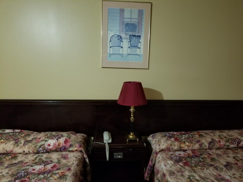 Motel Montreal Notre-Dame-de-l'Ile-Perrot ภายนอก รูปภาพ