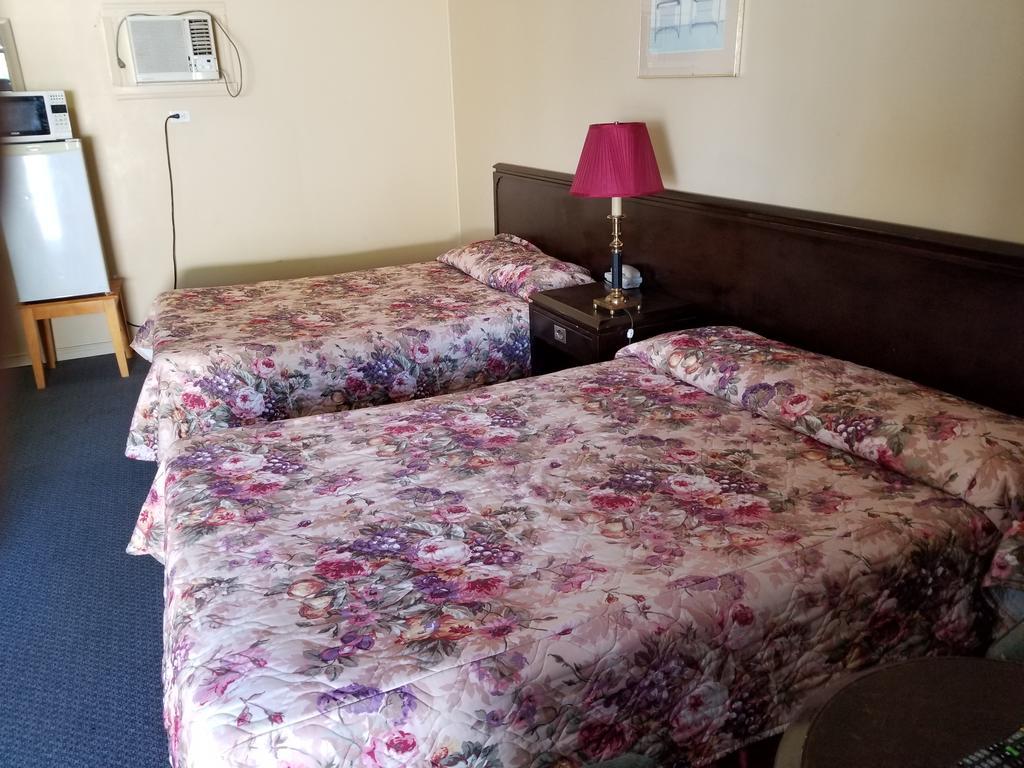 Motel Montreal Notre-Dame-de-l'Ile-Perrot ภายนอก รูปภาพ