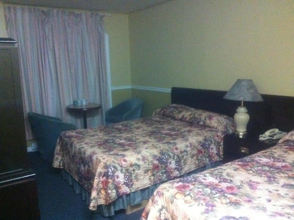 Motel Montreal Notre-Dame-de-l'Ile-Perrot ภายนอก รูปภาพ